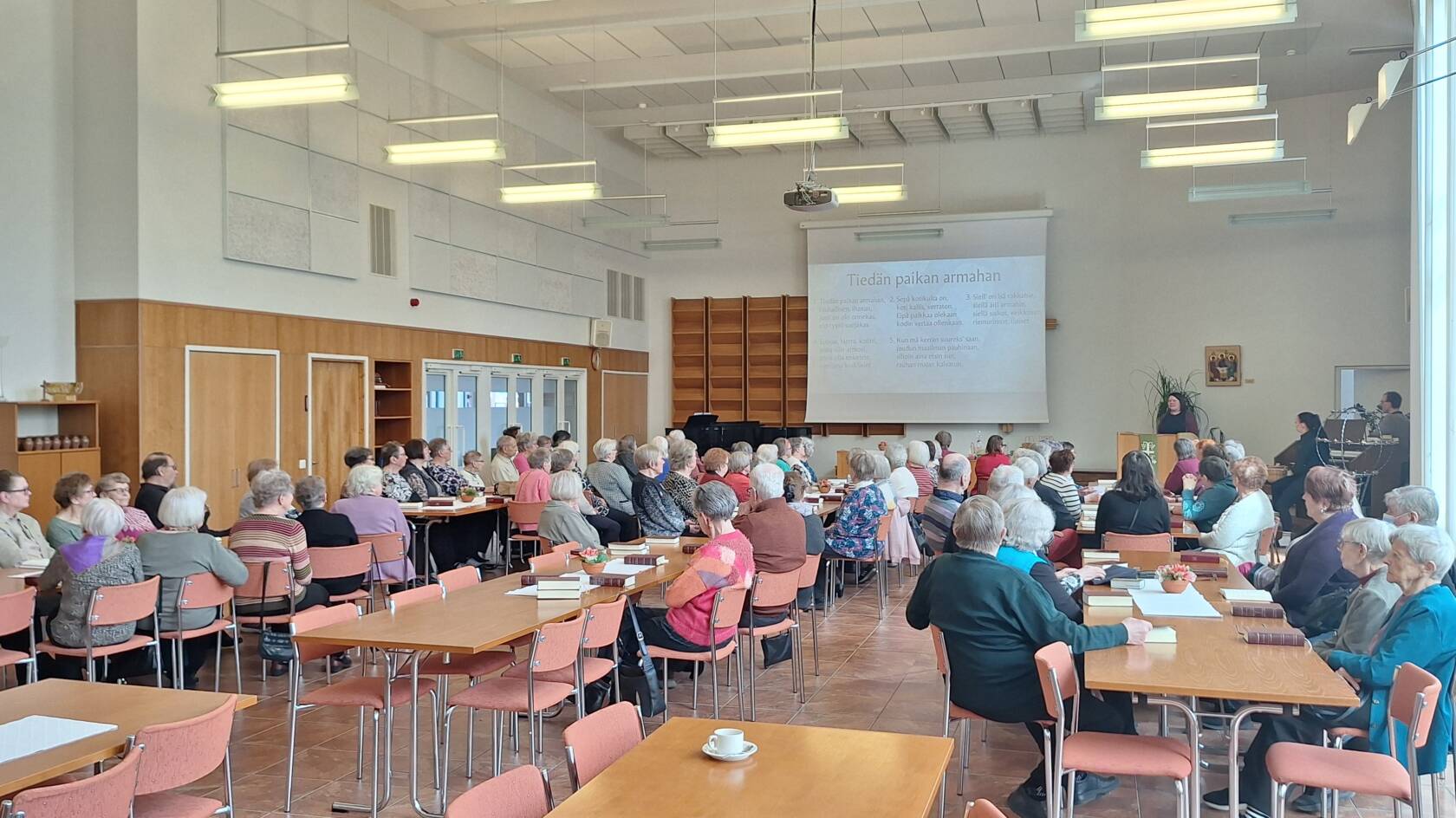 hopeaiänkerholaiset