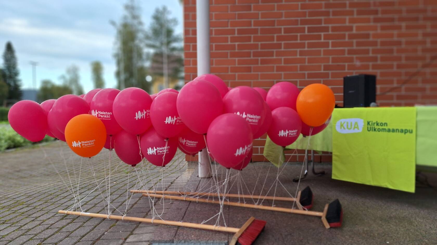 Naisten Pankin ilmapalloja
